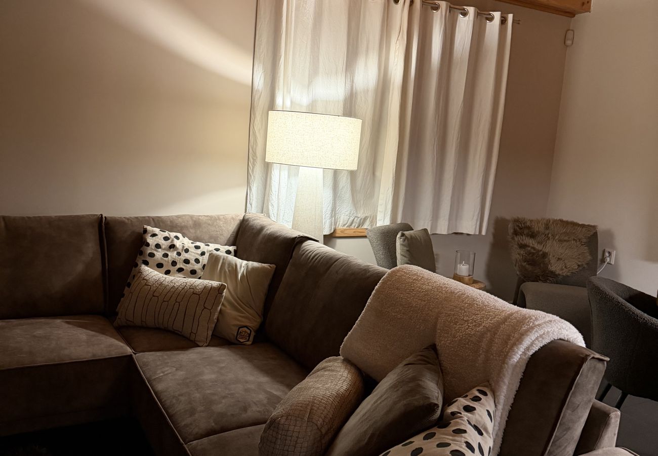 Villa in Mladé Buky - Villa mit Pool,  Skigebiete KJH348