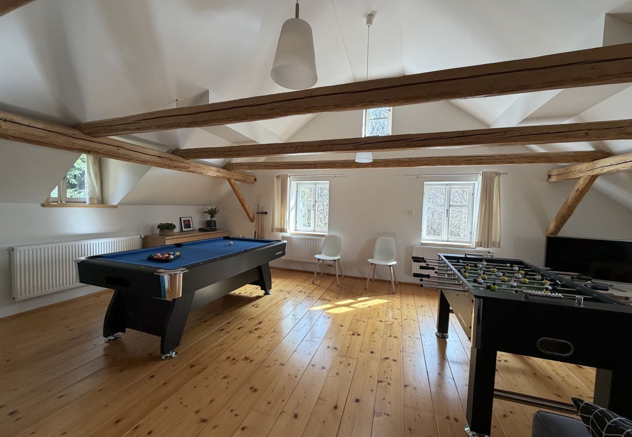 Villa in Mladé Buky - Villa mit Pool,  Skigebiete KJH348