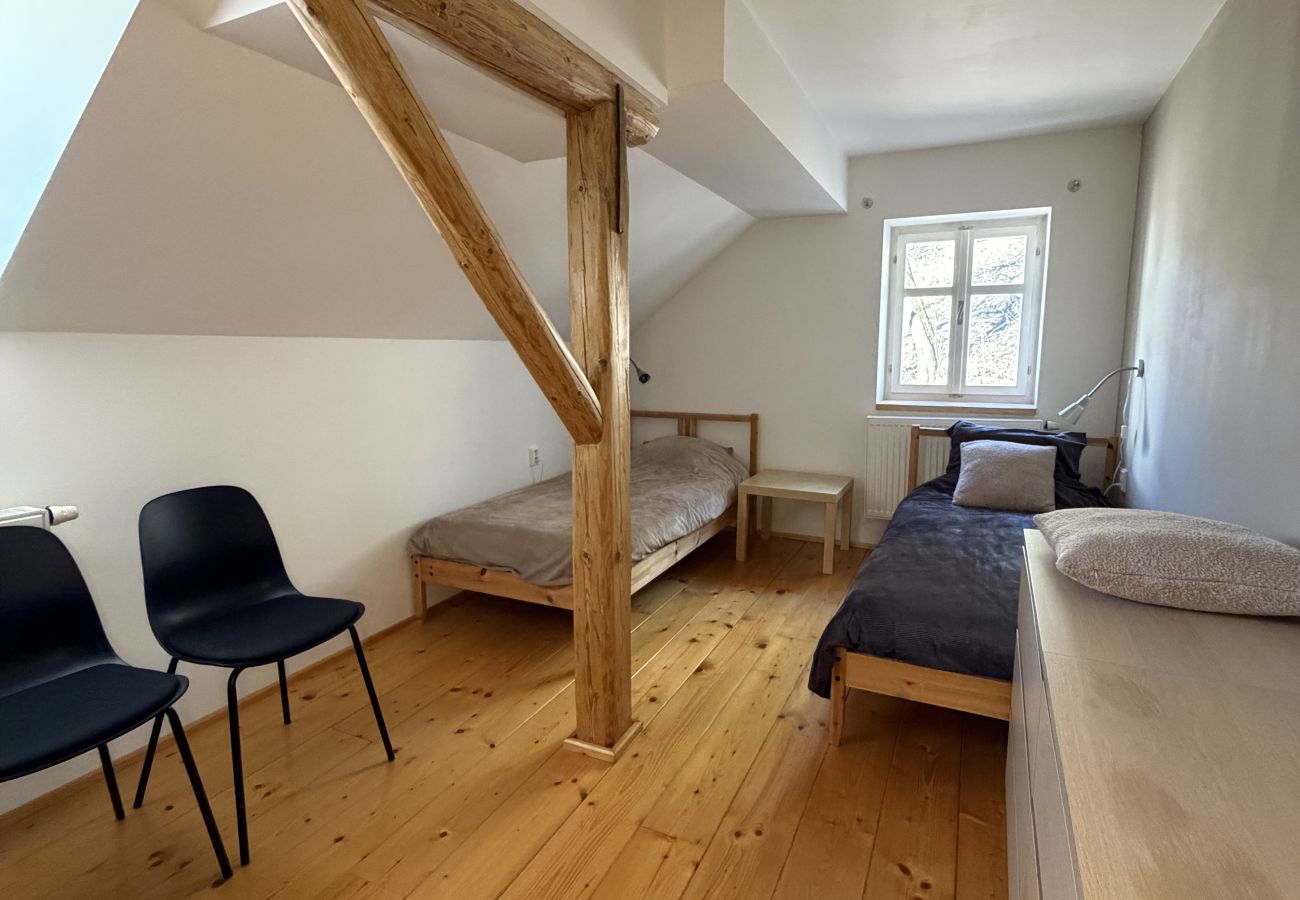 Villa à Mladé Buky - Villa mit Pool,  Skigebiete KJH348