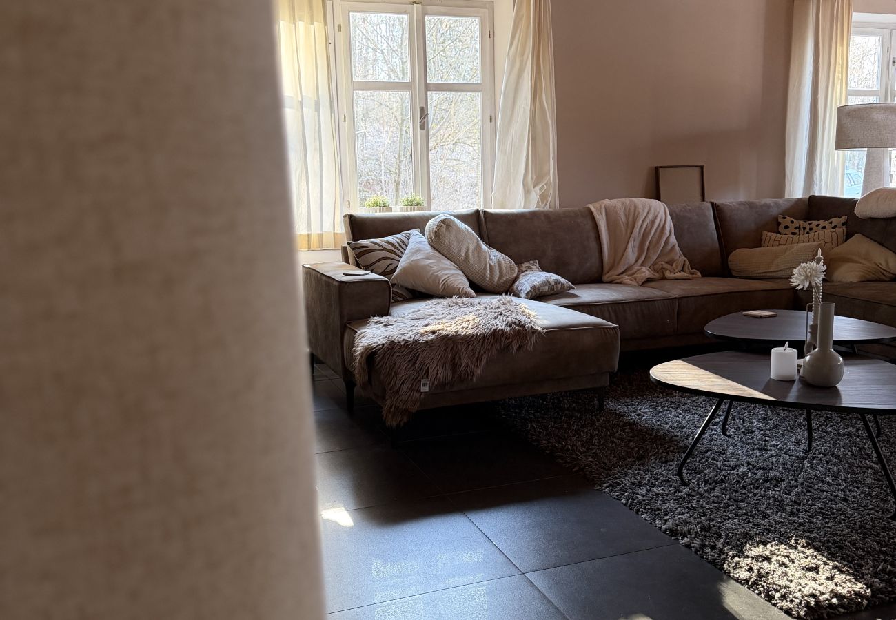 Villa à Mladé Buky - Villa mit Pool,  Skigebiete KJH348