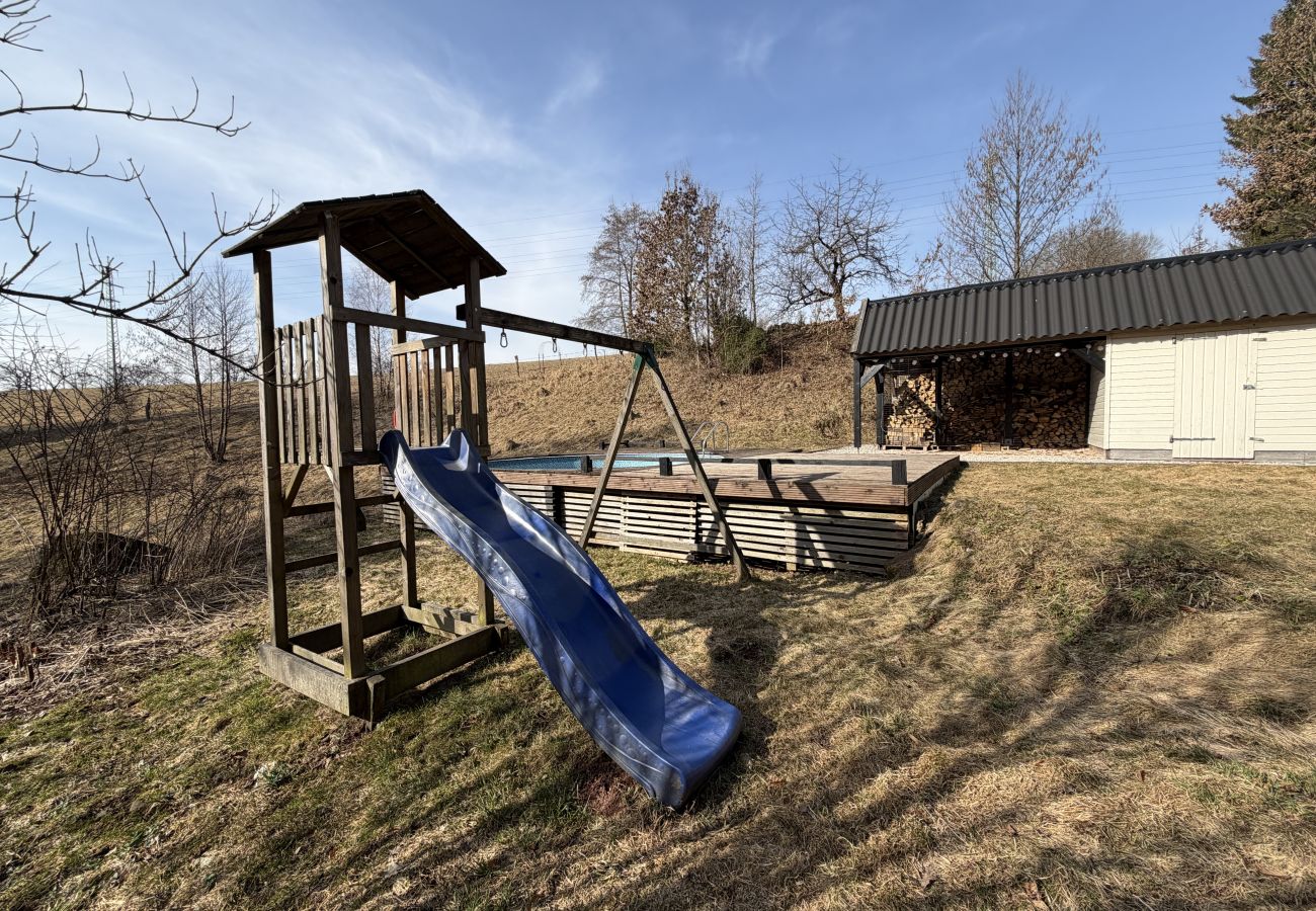 Villa à Mladé Buky - Villa mit Pool,  Skigebiete KJH348