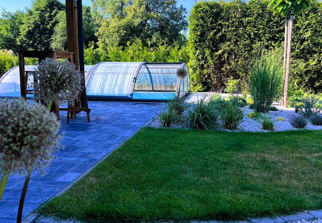 Villa in Mladé Buky - Mlade Buky KMM020